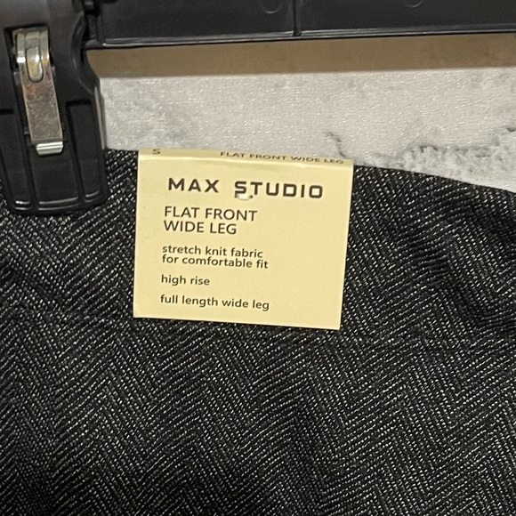 NWT! Women’s Max Studio flat front b/w subtle chevron pull on wide leg pants Sm - Picture 3 of 5
